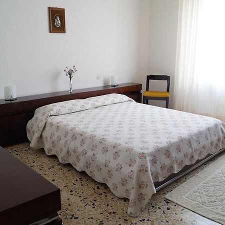 Bed and Breakfast Il Melograno à Oristano Chambre photo