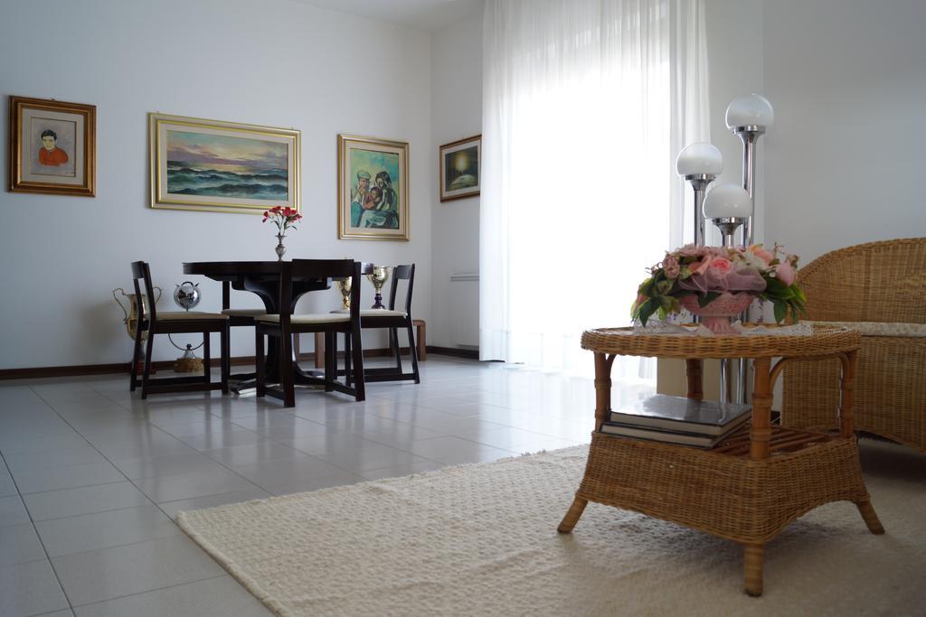 Bed and Breakfast Il Melograno à Oristano Extérieur photo