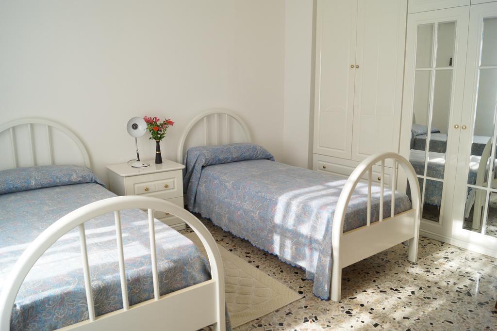 Bed and Breakfast Il Melograno à Oristano Chambre photo